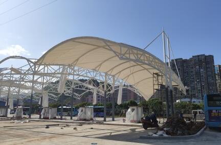 福建福州充電樁車(chē)棚膜結(jié)構(gòu)工程