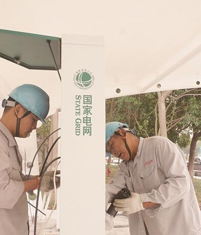 寶應(yīng)首家電動車充電站投入使用，充電樁車棚市場或?qū)⒖焖籴绕? class=