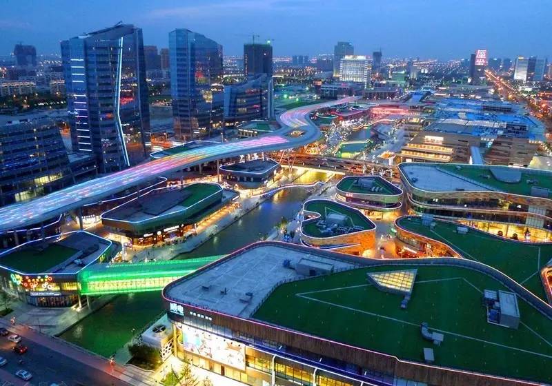 膜結(jié)構(gòu)+LED，引領(lǐng)商業(yè)廣場天幕新時代