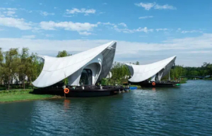 輕盈結(jié)構(gòu)展現(xiàn)自然秩序--圩美磨灘萌鳥營地